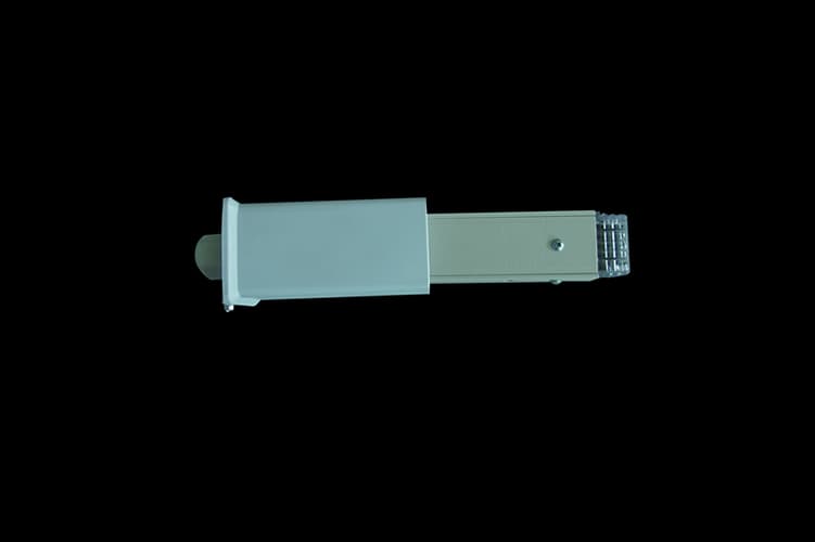 吊顶内的照明母线分支